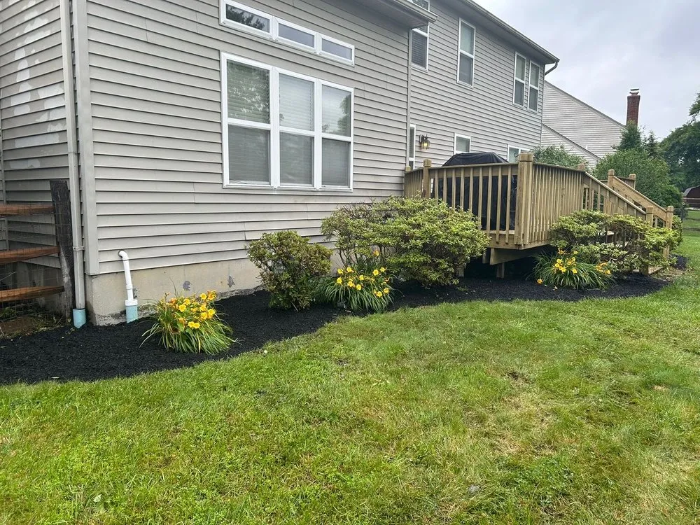 Custom garden landscaping experts serving Batavia, OH - Diamond Outdoor Management