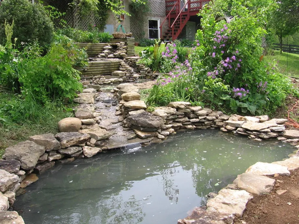 Professional lawn care service experts serving Lexington, KY - Diamond Pond / Kentucky Garden and Fountain