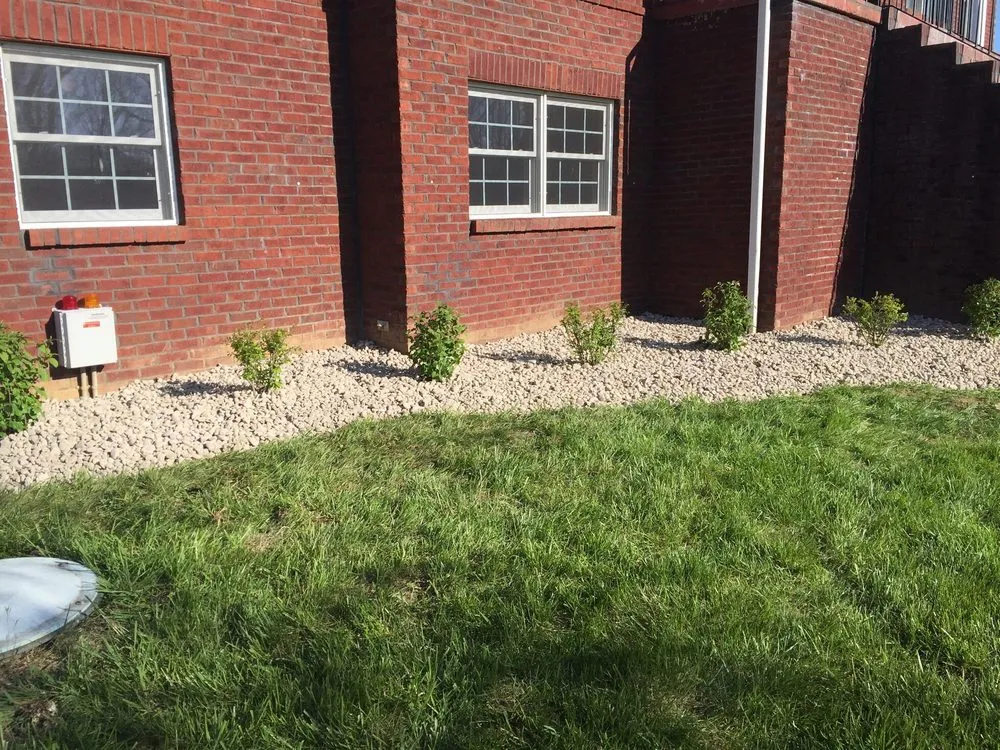 Reliable lawn care service in Lexington, KY - Diamond Pond / Kentucky Garden and Fountain