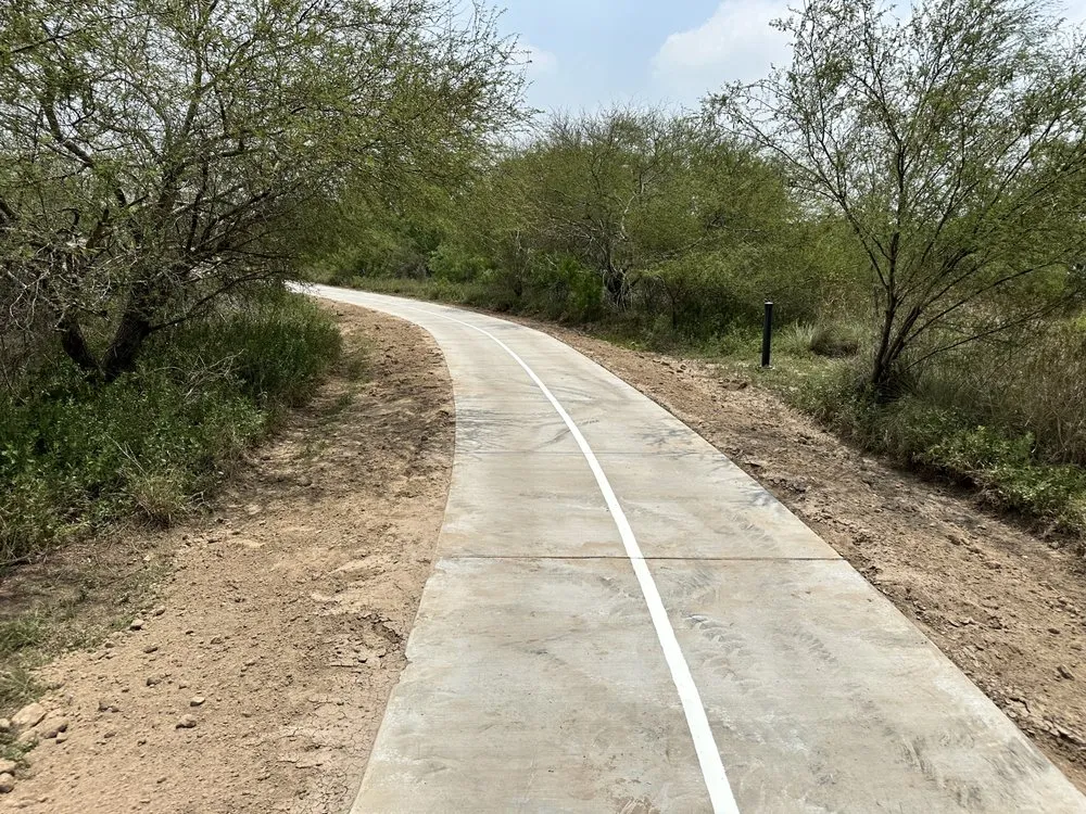 Affordable yard maintenance experts serving Mercedes, TX - Diamond Ridge Designs