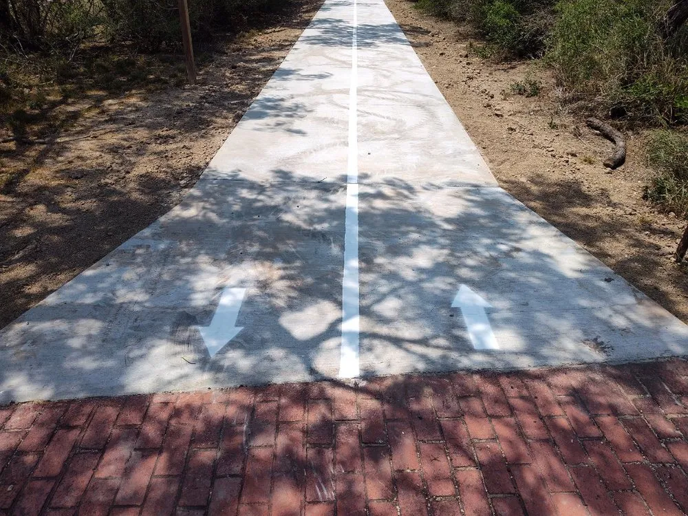 Custom lawn care service experts serving Mercedes, TX - Diamond Ridge Designs