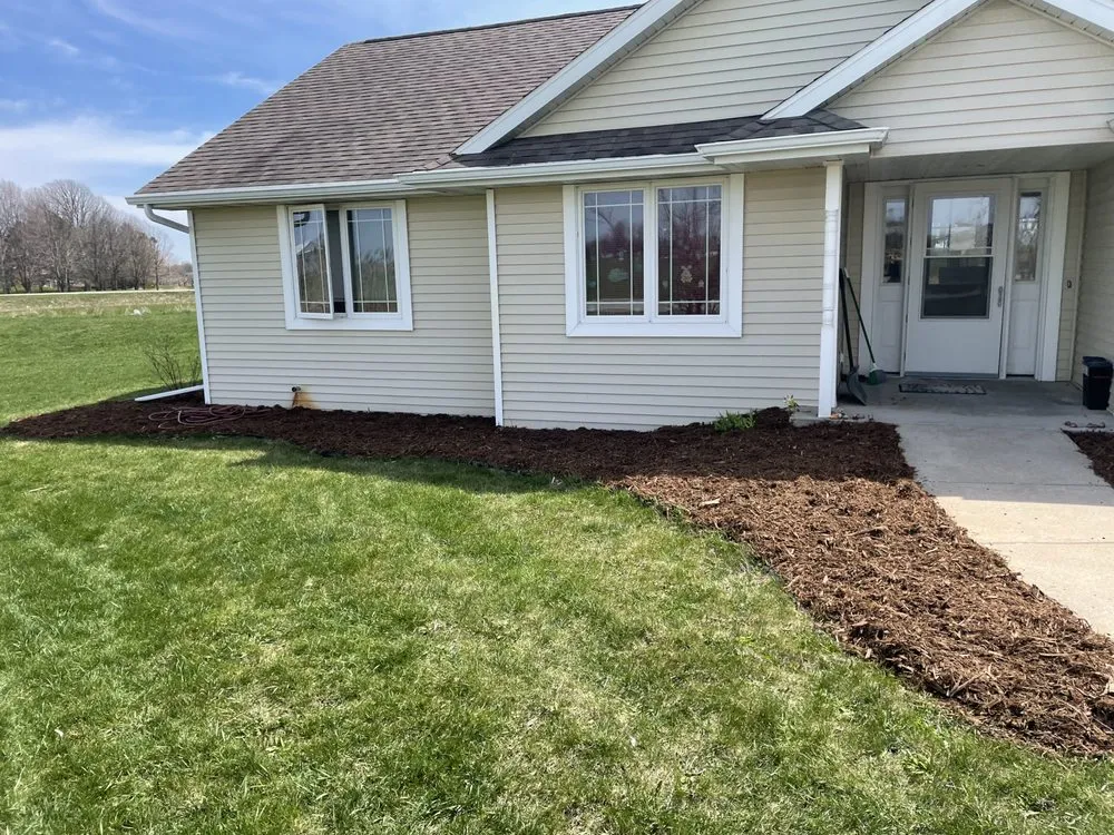 Top-rated outdoor landscaping in Green Bay, WI - Diamond Travers Landscaping