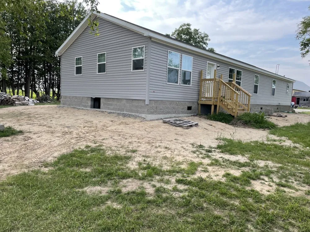 Professional yard cleanup service experts serving Green Bay, WI - Diamond Travers Landscaping