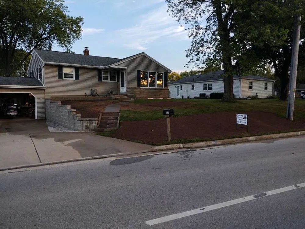 Custom garden landscaping experts serving Green Bay, WI - Diamond Travers Landscaping