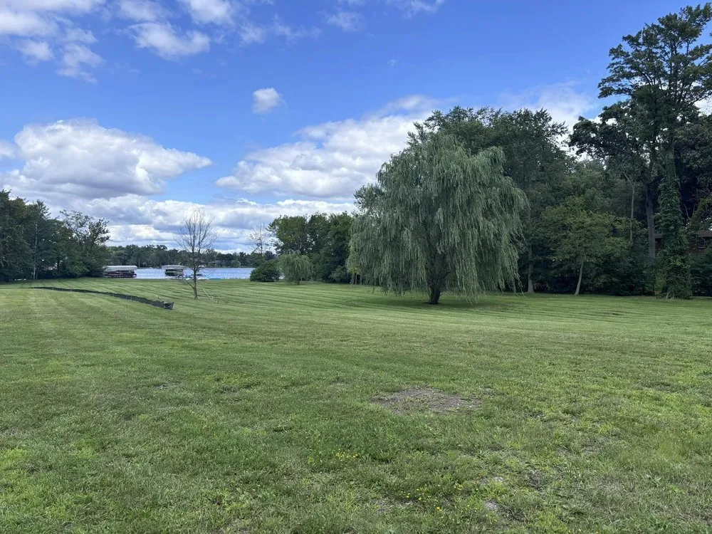 Trusted lawn care service experts serving Royal Oak, MI - Diamond Valley Outdoor Creations