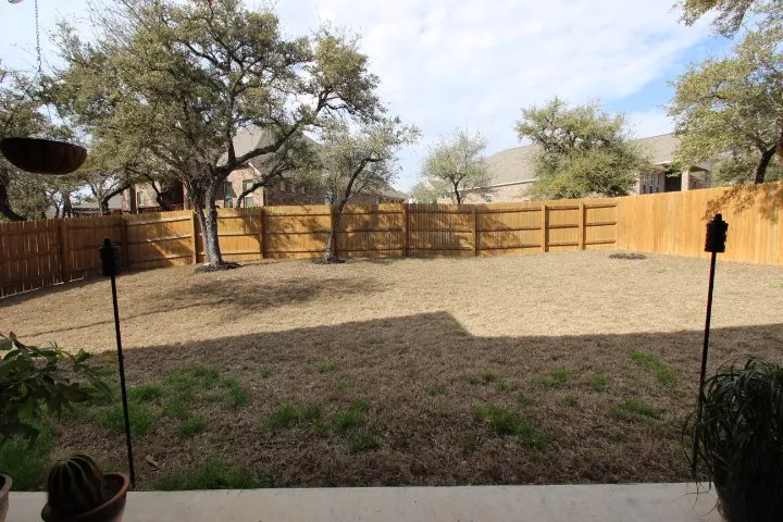 Expert lawn mowing service experts serving Manchaca, TX - Diamondscape