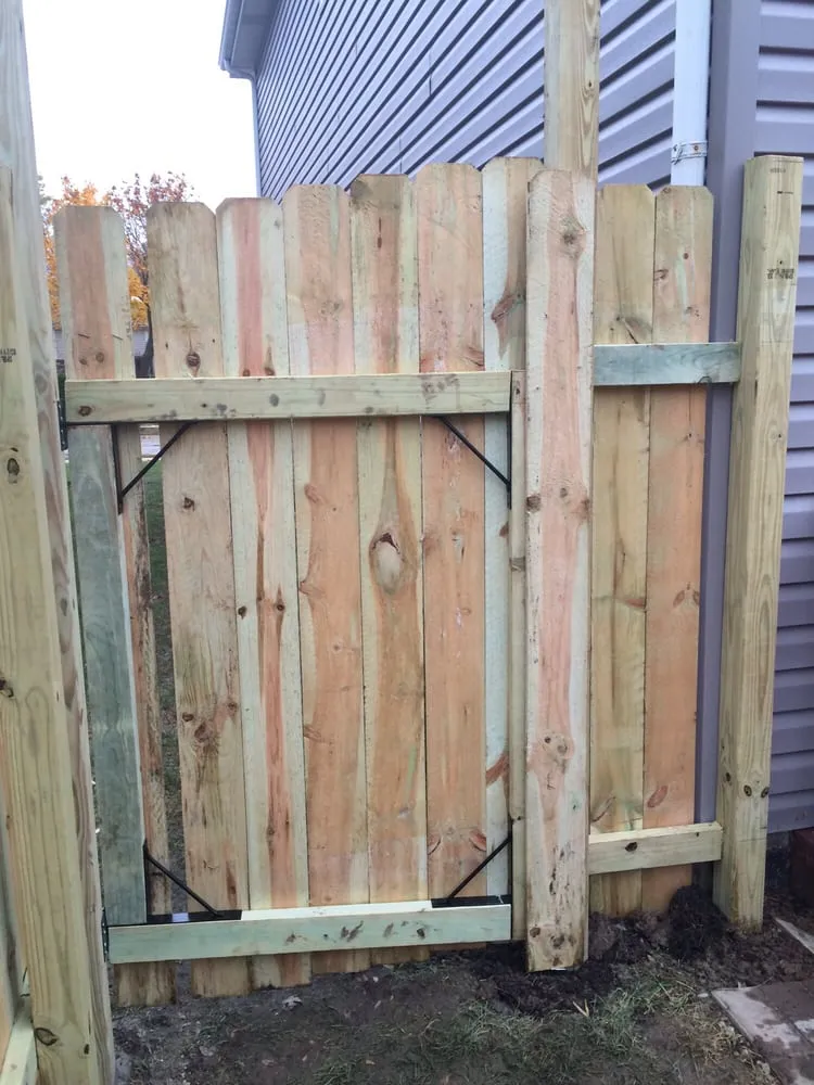 Local yard cleanup service experts serving Hanover Park, IL - Diaz & Associates Complete Landscape Services