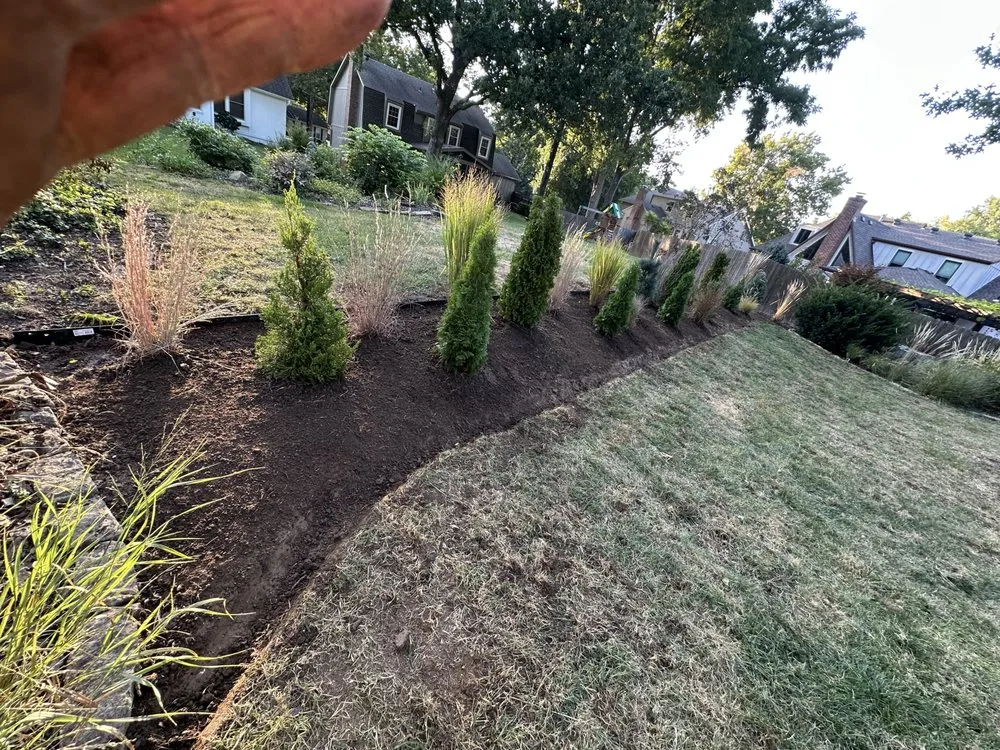 Affordable yard maintenance for beautiful yards in Kansas City, KS by Diaz Lawn And Tree Service