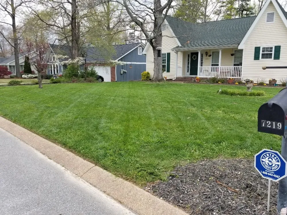 Top-rated lawn mowing service in Chattanooga, TN by Diaz Lawn Care And Landscaping
