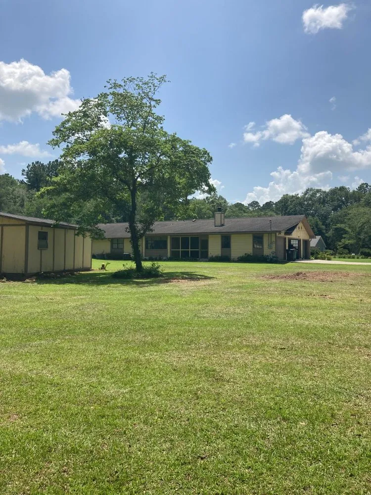 Top-rated lawn care service experts serving Havana, FL - Diaz Lawn Service