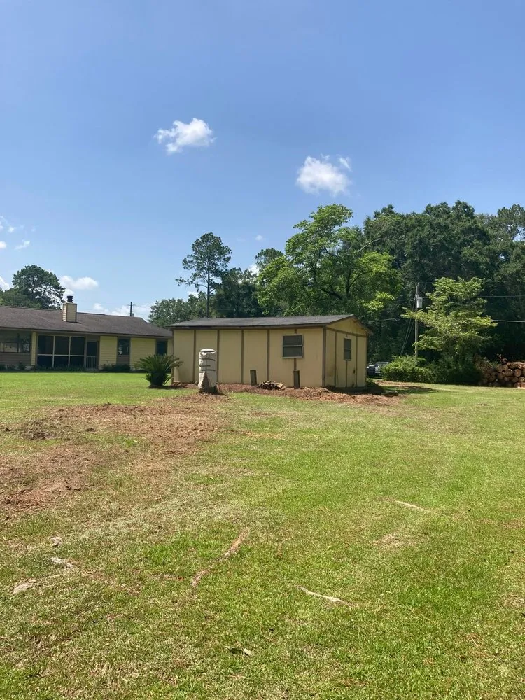 Professional lawn care service experts serving Havana, FL - Diaz Lawn Service