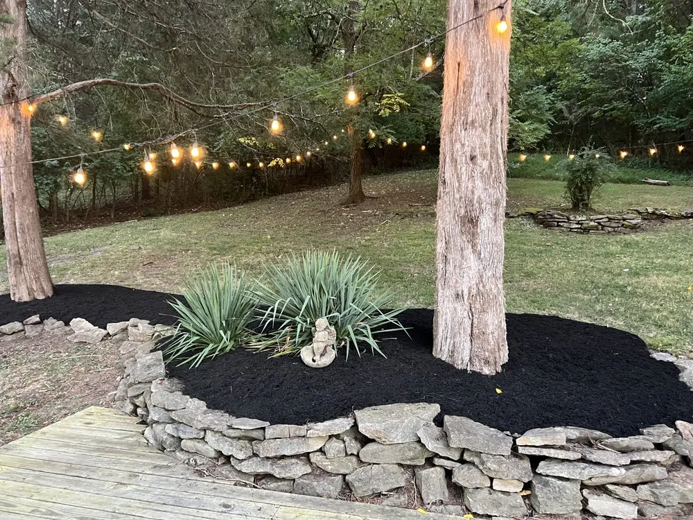 Expert garden landscaping in Murfreesboro, TN by Diaz Munoz Landscaping