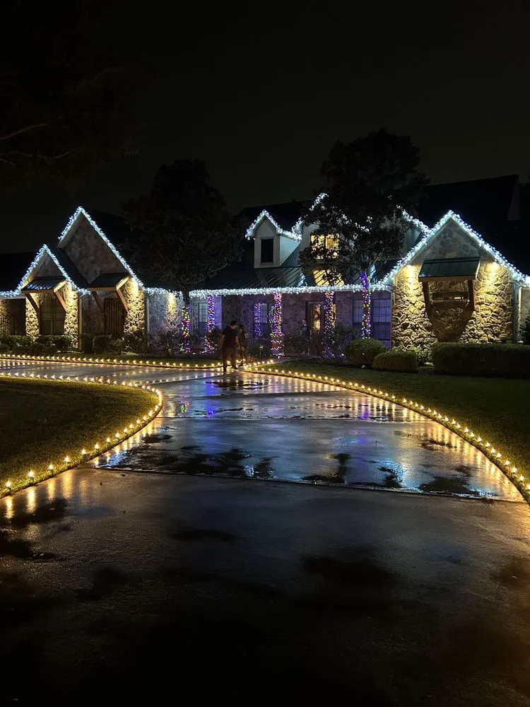 Top-rated lawn mowing service experts serving Katy, TX - Diaz Nature Gnomes