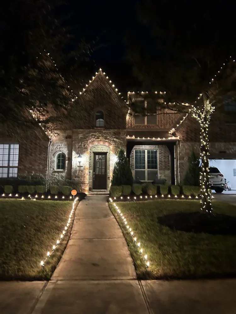 Custom garden landscaping with custom design in Katy, TX by Diaz Nature Gnomes