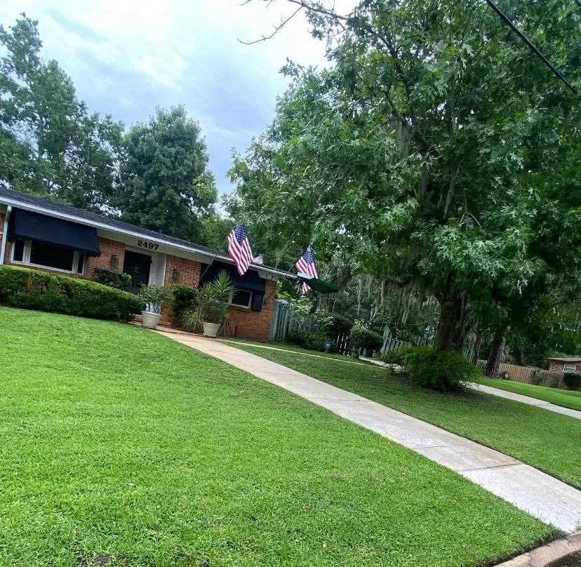 Professional lawn mowing service in Jacksonville, FL by Diaz Nieves Landscaping