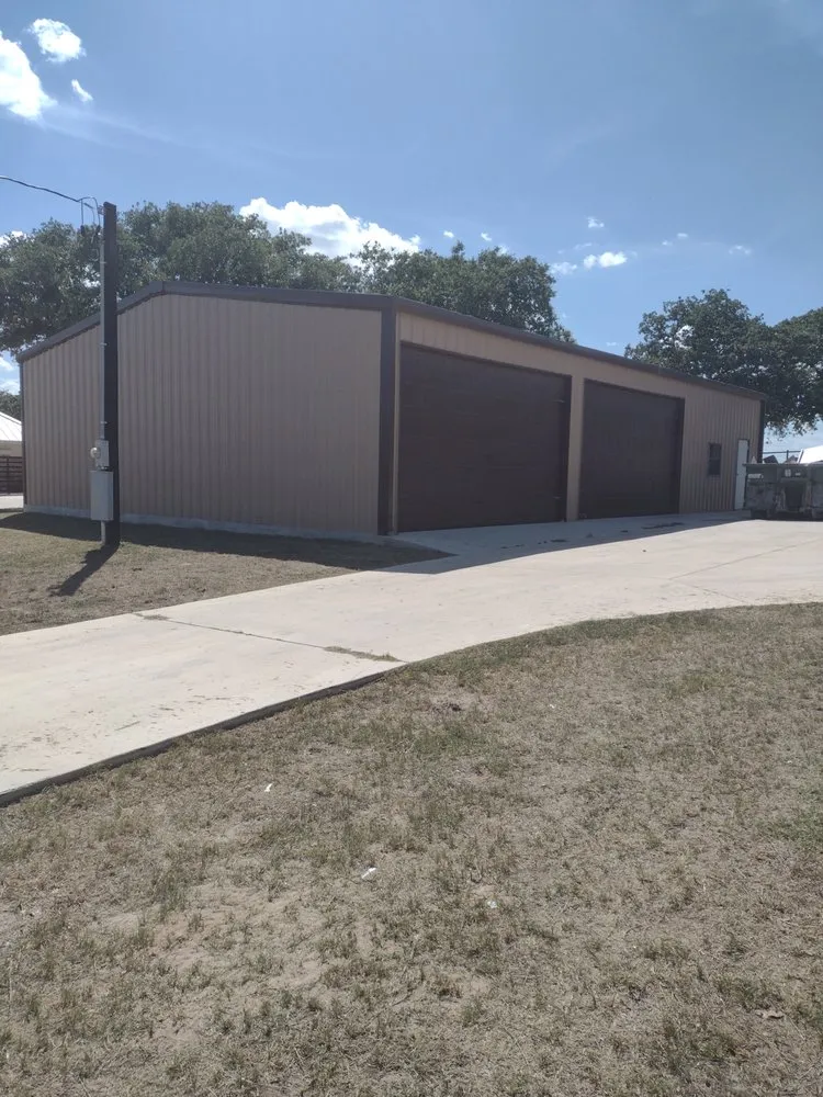 Professional landscaping services for beautiful yards across Floresville, TX - Diaz Yard Service