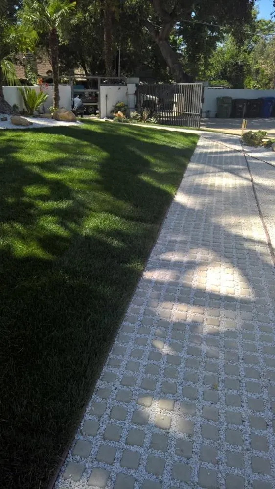 Expert lawn mowing service in Glendale, CA by Dibara Masonry