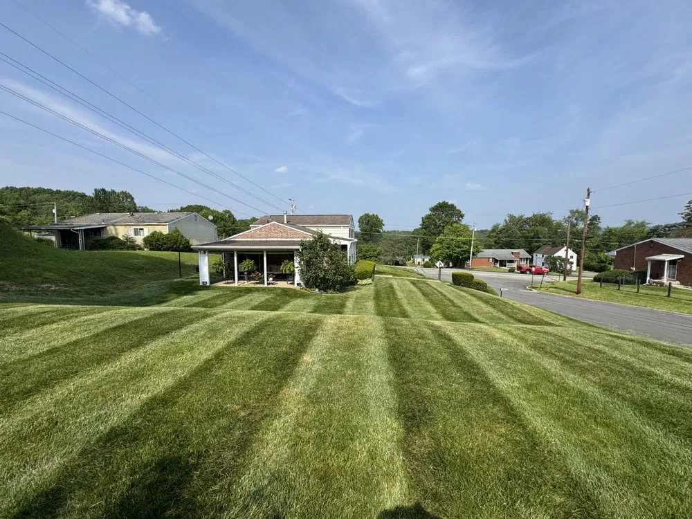 Custom garden landscaping experts serving New Kensington, PA - DiCarolis Bros. Lawn Care