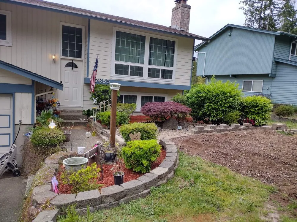 Professional residential landscaping in Bremerton, WA by Dichesare's Services