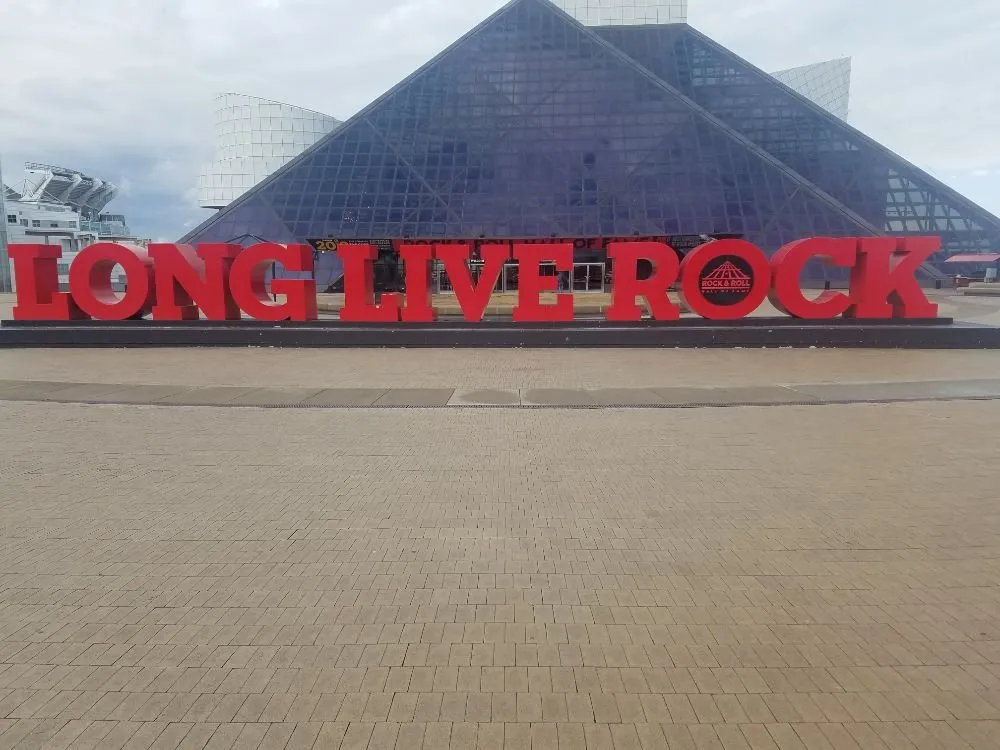 Professional yard cleanup service for residential properties across Mayfield Heights, OH - Dicillo Landscape Design