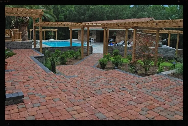 Professional yard cleanup service for homes in Lloyd, FL by Dickerson Landscaping & Lawn Care | Tallahassee, FL