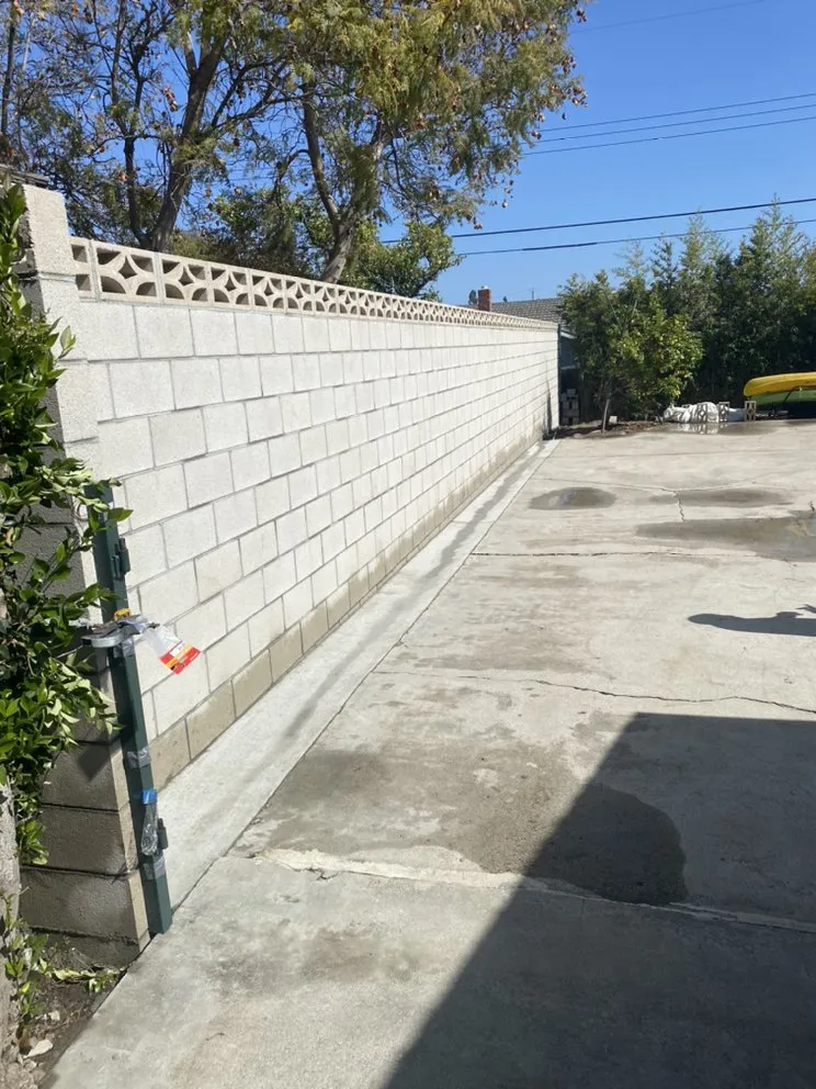 Professional yard maintenance in Oxnard, CA - Diego’s Landscape And Concrete