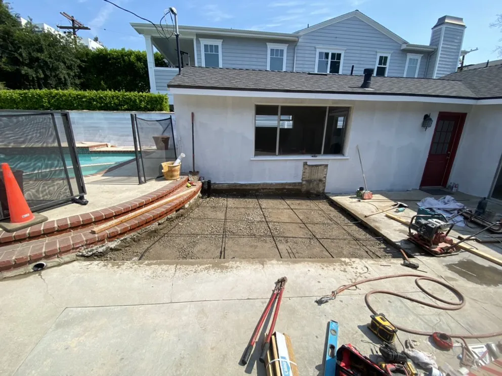 Trusted lawn mowing service in Oxnard, CA - Diego’s Landscape And Concrete