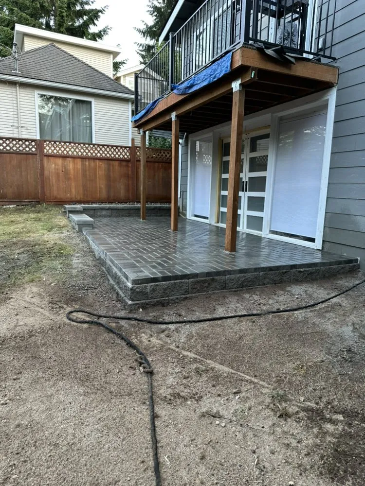 Custom landscape installation with custom design in Bellevue, WA by Diego's Landscaping & tree service