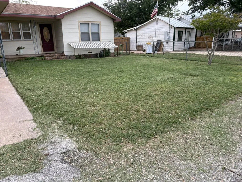 Affordable garden landscaping in San Angelo, TX by Diego's Lawn Mowing