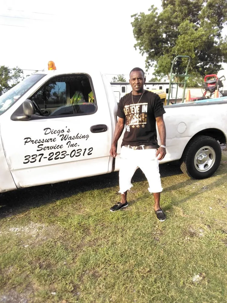 Professional lawn care service in Lake Charles, LA - Diego's Pressure Washing Service