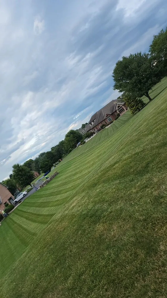 Trusted yard maintenance for beautiful yards in Edinburg, VA by Diem Brothers Landscaping