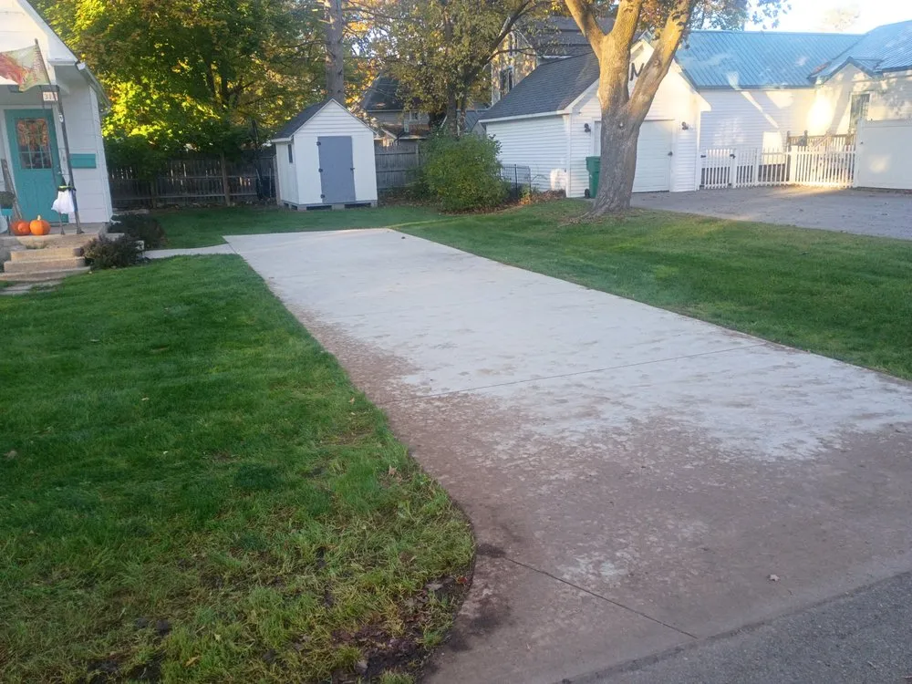 Top-rated yard cleanup service experts serving Boyne City, MI - Diffy Yard care