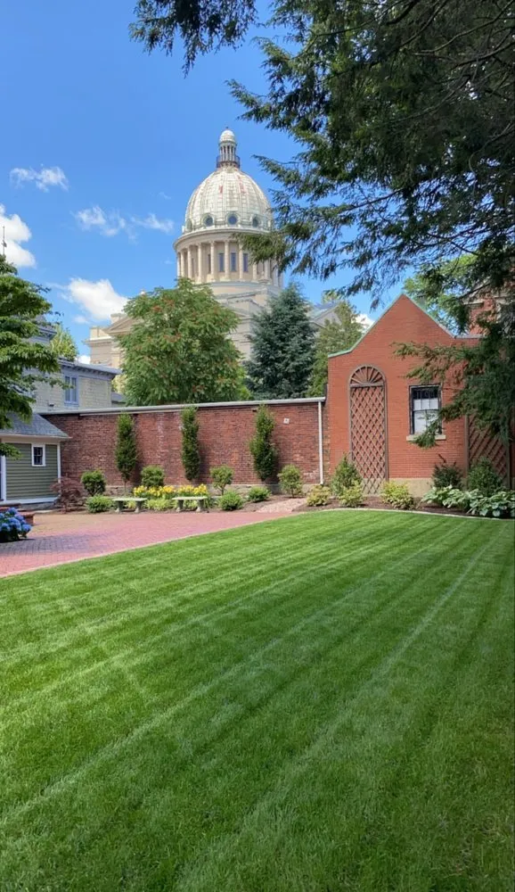 Affordable lawn mowing service in Cranston, RI - DiFusco’s lawn solutions