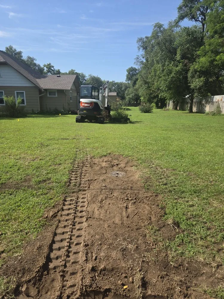 Professional yard cleanup service experts serving Wichita, KS - Dig It