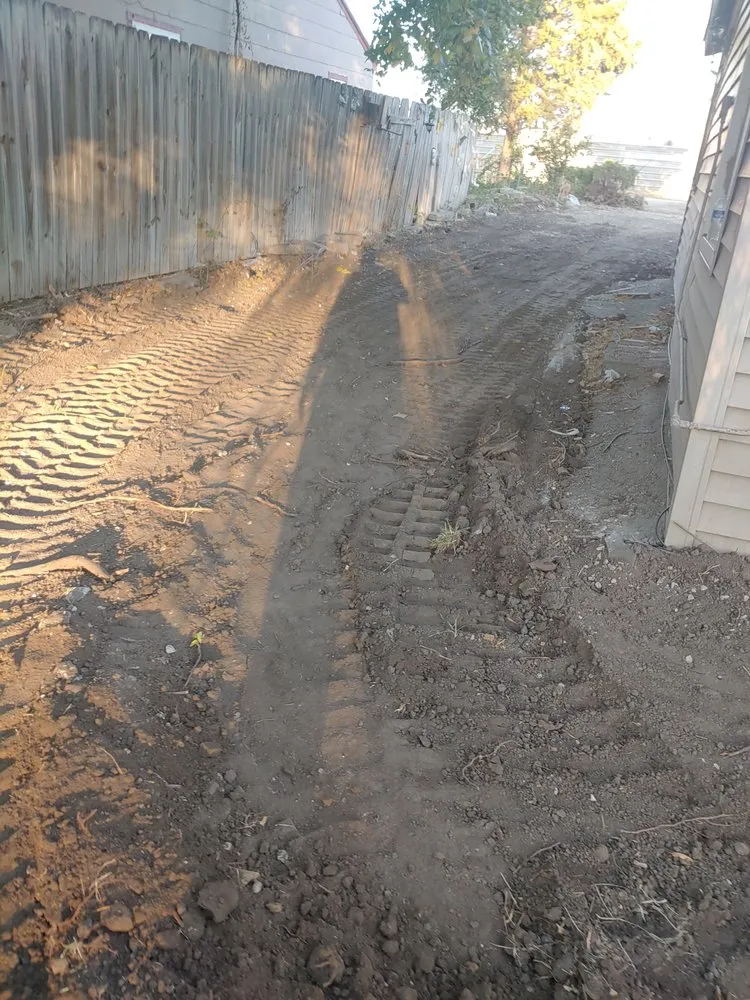 Local garden landscaping for beautiful yards in Wichita, KS by Dig It