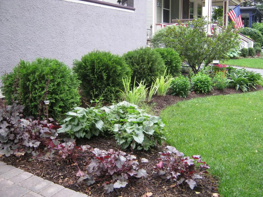 Custom yard maintenance in Westchester, IL - Dig Right In Landscaping Inc