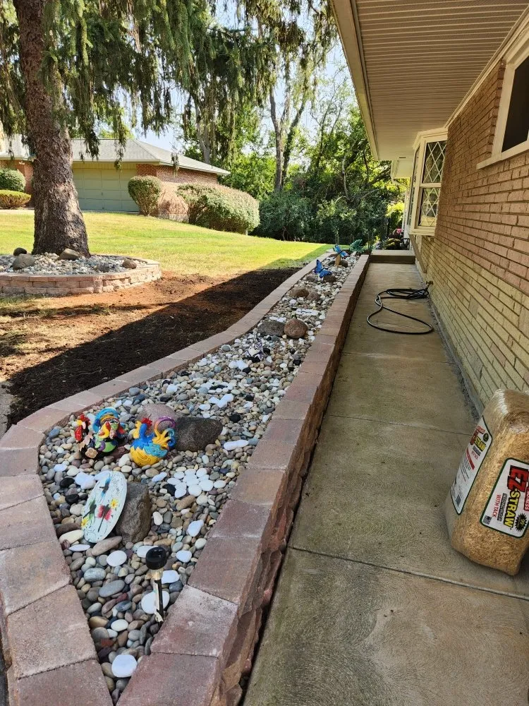 Local yard maintenance for homes across Moscow Mills, MO - Diggin It Landscapes
