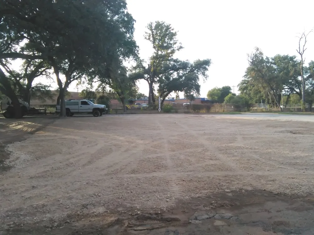 Custom yard maintenance in Marble Falls, TX - Diggin' Texas Enterprises