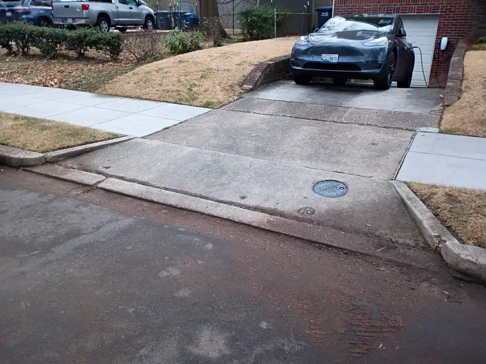 Custom outdoor landscaping for year-round maintenance across Sterling, VA - Dilber Martinez Lawn and More