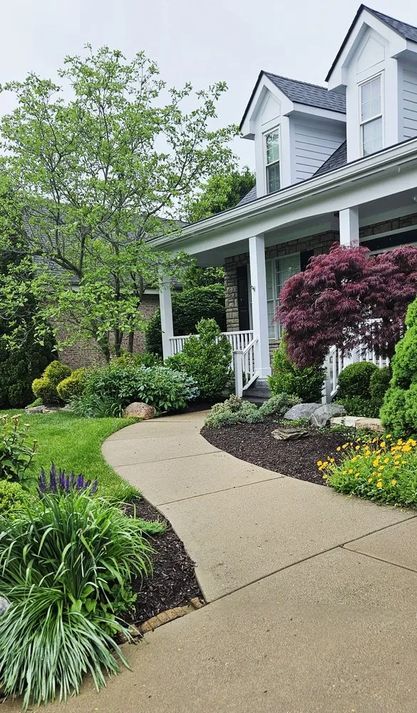 Professional lawn care service for residential properties in Dayton, OH by Diligent Landscaper