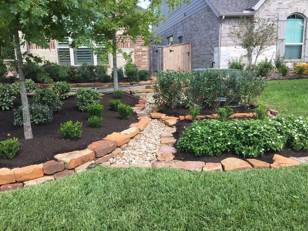 Professional garden landscaping for homes across Conroe, TX - Dilmer Quintanilla Landscaping Services