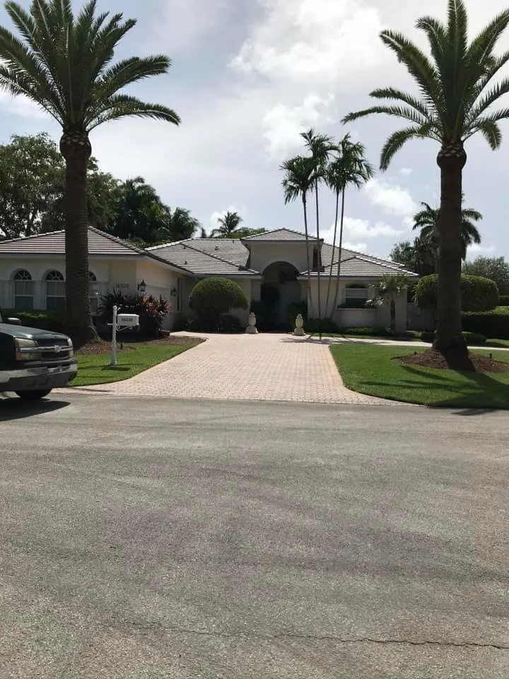 Affordable lawn mowing service experts serving Miami, FL - Dima Landscape Services