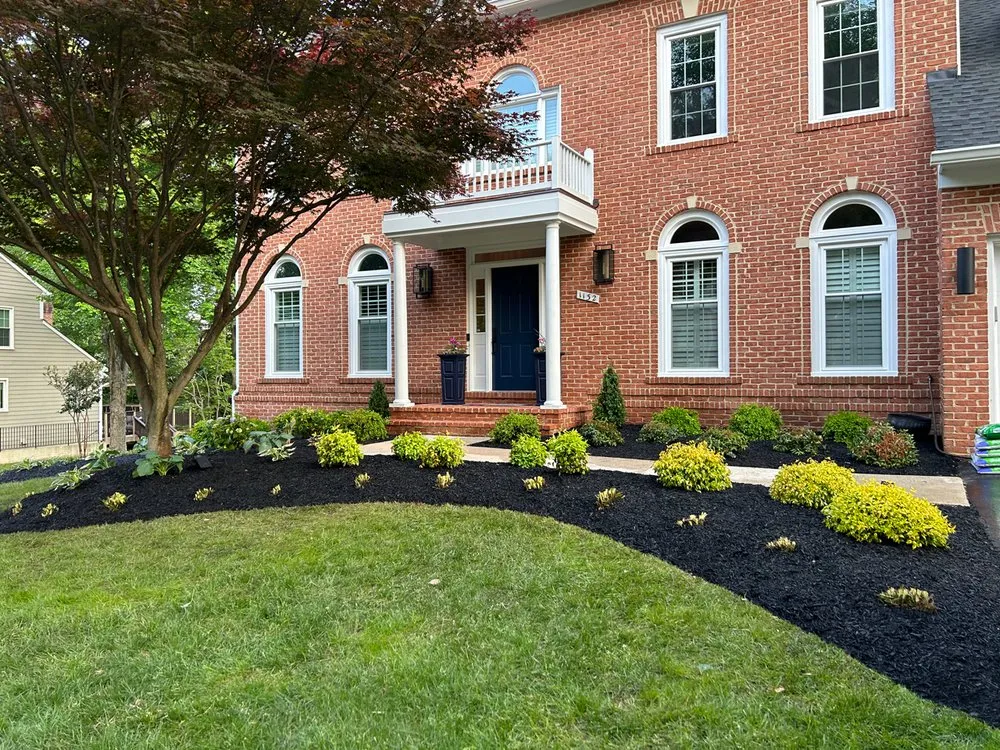Reliable lawn care service experts serving Dunkirk, MD - DiMarco Landscape & Gardening