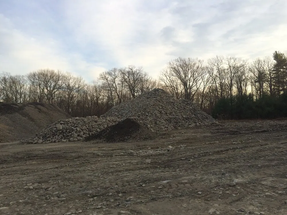 Affordable landscape design in Dingmans Ferry, PA by Dingmans Ferry Stone Quarry