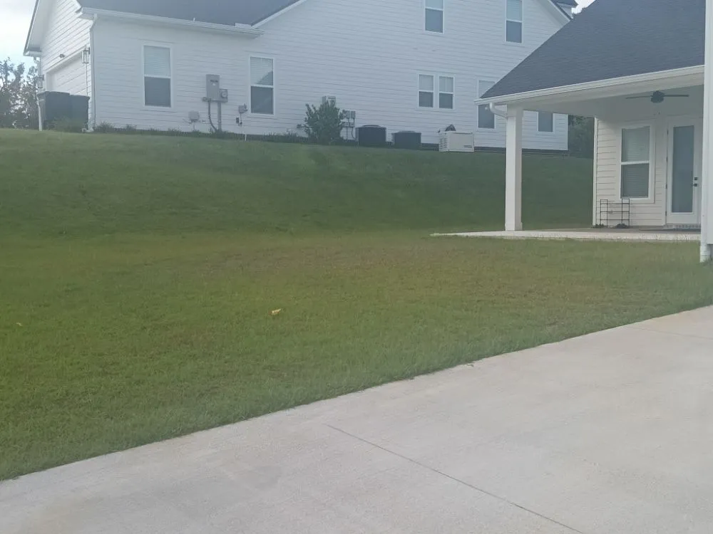 Expert yard maintenance in Tallahassee, FL - Dinkins Lawncare Services