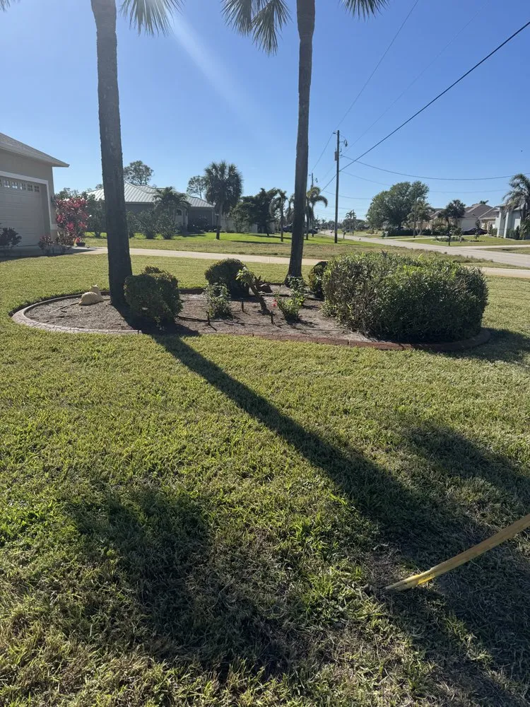 Reliable lawn mowing service in Englewood, FL - Dinks Outdoor Solutions