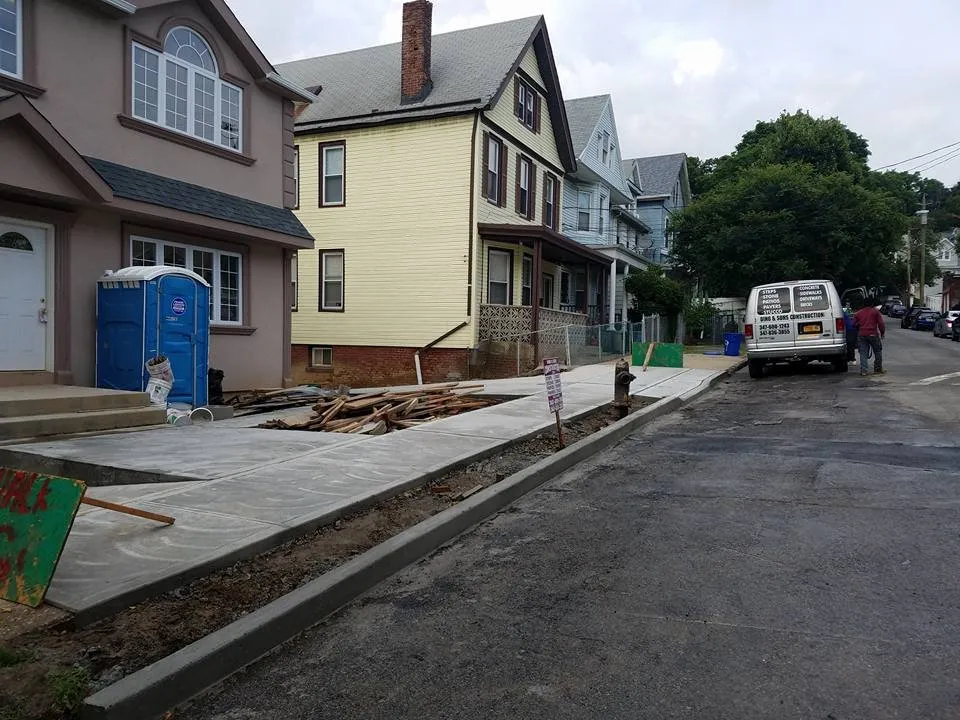 Professional lawn mowing service in Staten Island, NY - Dino & Sons Construction