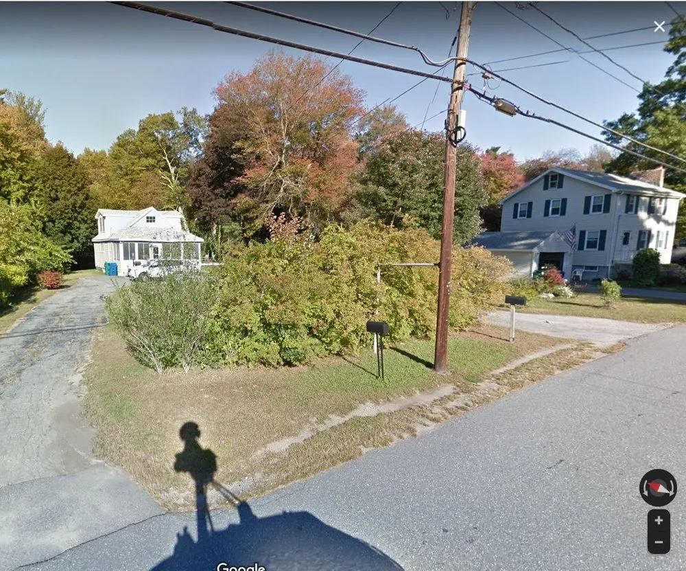 Local yard maintenance in Billerica, MA by Dinsmore Brian J Landscaping