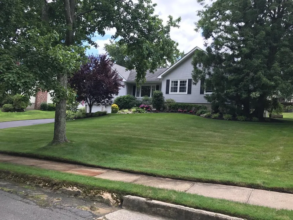 Expert garden landscaping in Eatontown, NJ - Dirt & Turf
