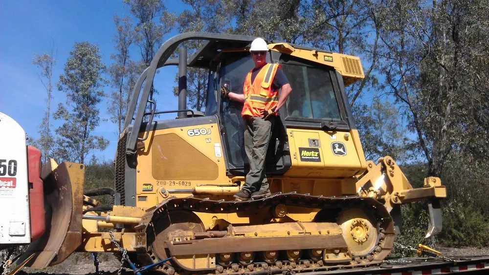 Trusted lawn care service for homes in Phoenix, AZ by Dirt Jockeys